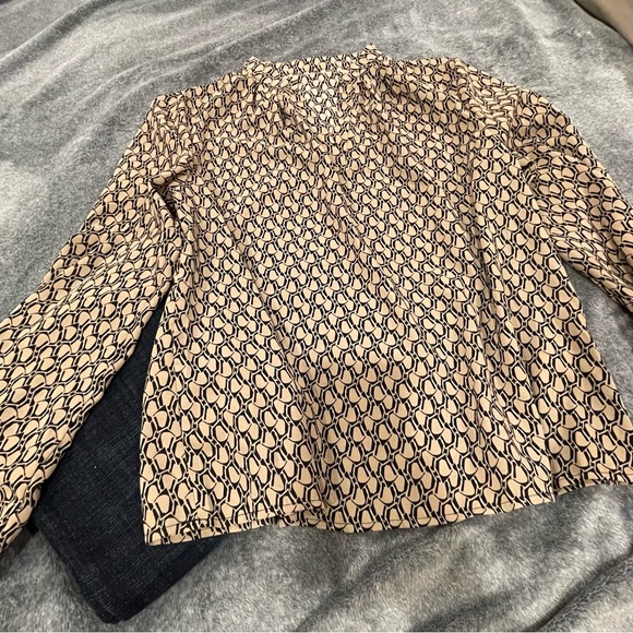 Chic Geometric Pattern Blouse - Picture 5 of 7